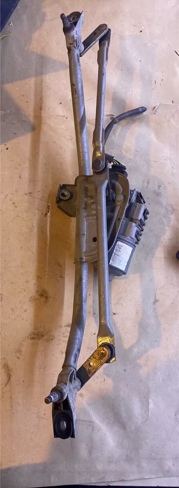 VW Passat 3BG Scheibenwischergestänge mit motor 8B1955113