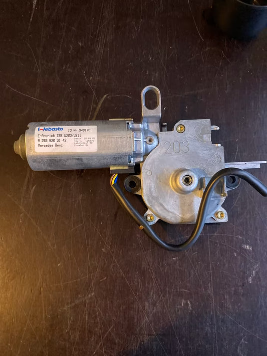 Mercedes W203 S203 C180 105kW Schiebedachmotor A2038203142