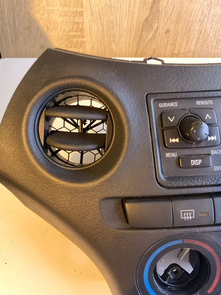 TOYOTA YARIS Radio Display Bedienteil Heizungsbedienteil