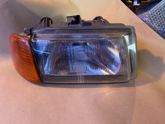 VW Caddy Polo Frontscheinwerfer rechts und Blinker