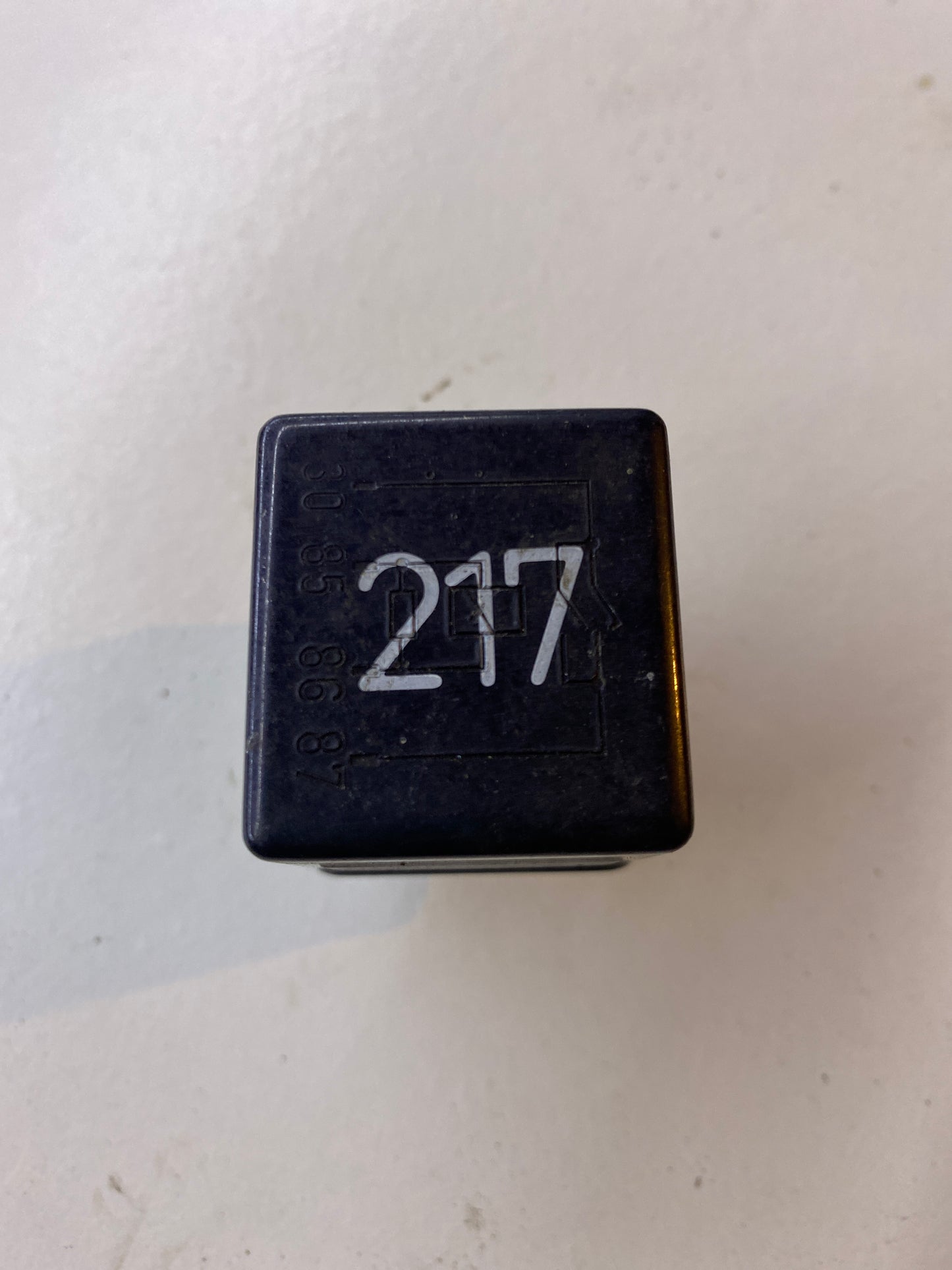 Relai Nr. 217 / 443951253S