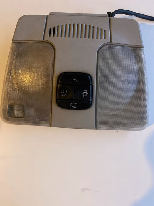 W210 E-Klasse W208 CLK Innenraumleuchte Lampe 208820 Oriongrau