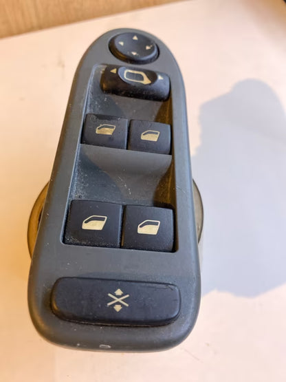Citroen C5 Schalter el. Fensterheber 53269704