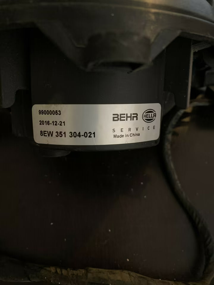 Mercedes W901-W902 Gebläsemotor 8EW351304021