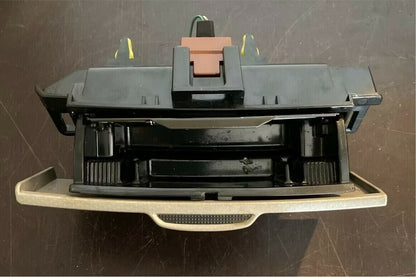 Toyota Corolla Verso E12 Aschenbecher 74104-13020