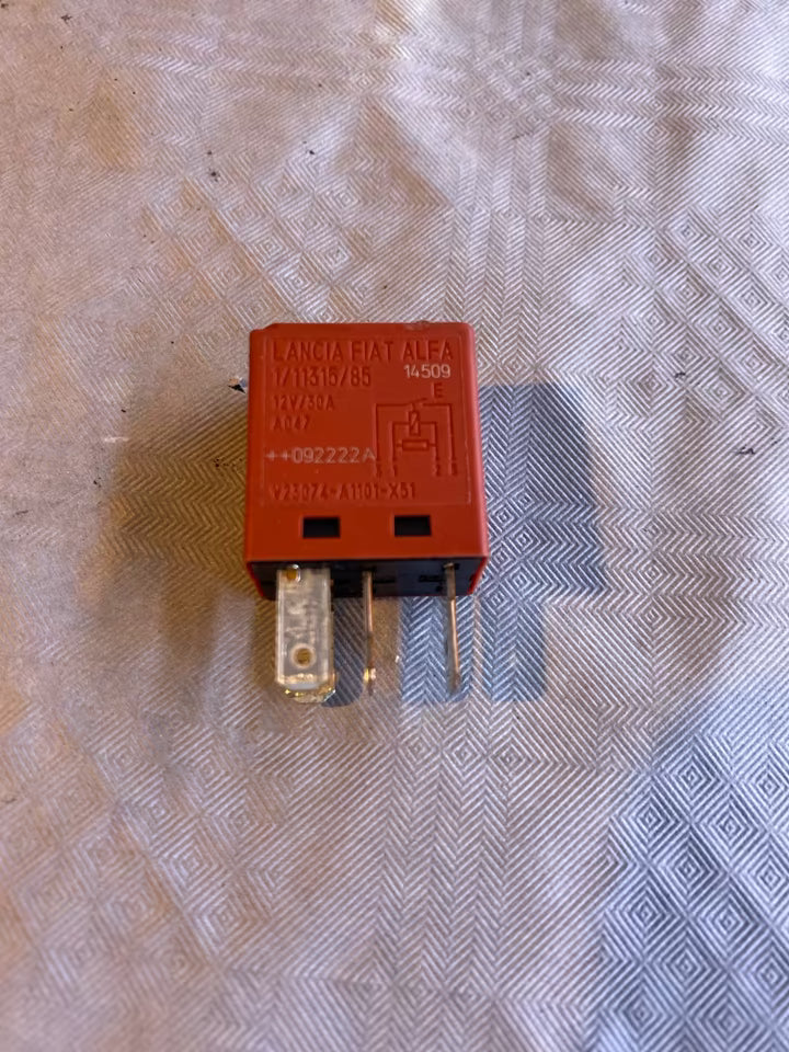 Relai Lancia Fiat Alfa V23074A1101X51
