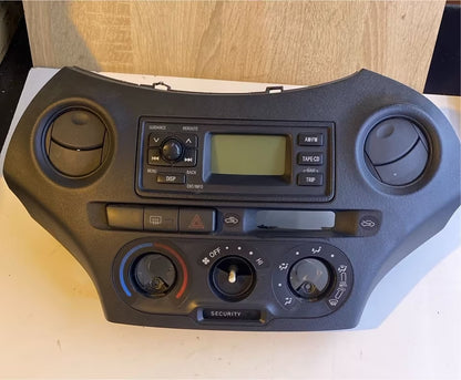 TOYOTA YARIS Radio Display Bedienteil Heizungsbedienteil
