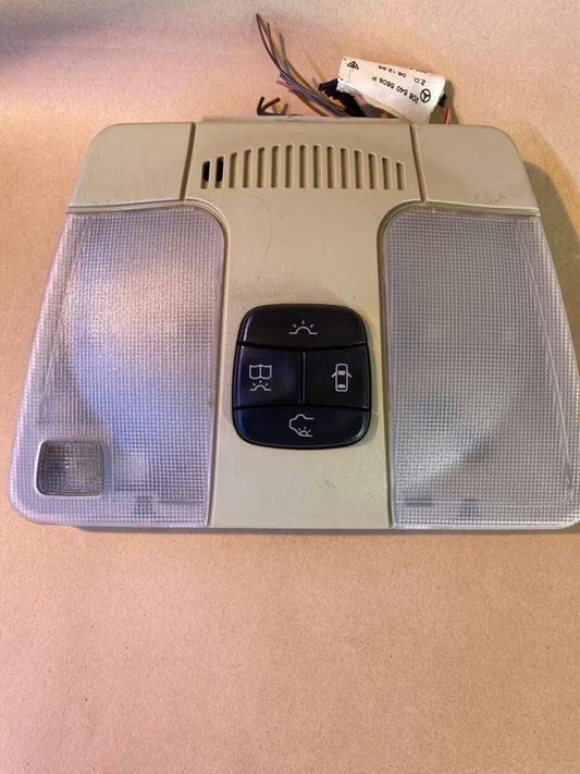 Mercedes W210 Innenleuchte vorne