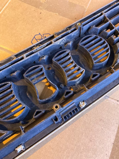 Audi 80 Kühlergrill