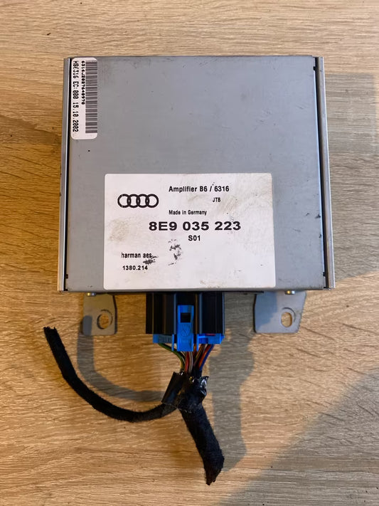 Audi A4 B6 Amplifier 8E9035223