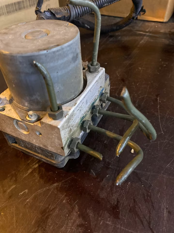 Nissan Primera  P12 Abs-Pumpe 47660AV712 0265800334 0265231317