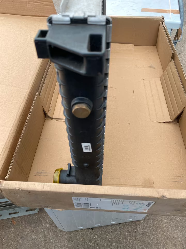 BMW 3, 5er Kühlmittelkühler 8MK376717464