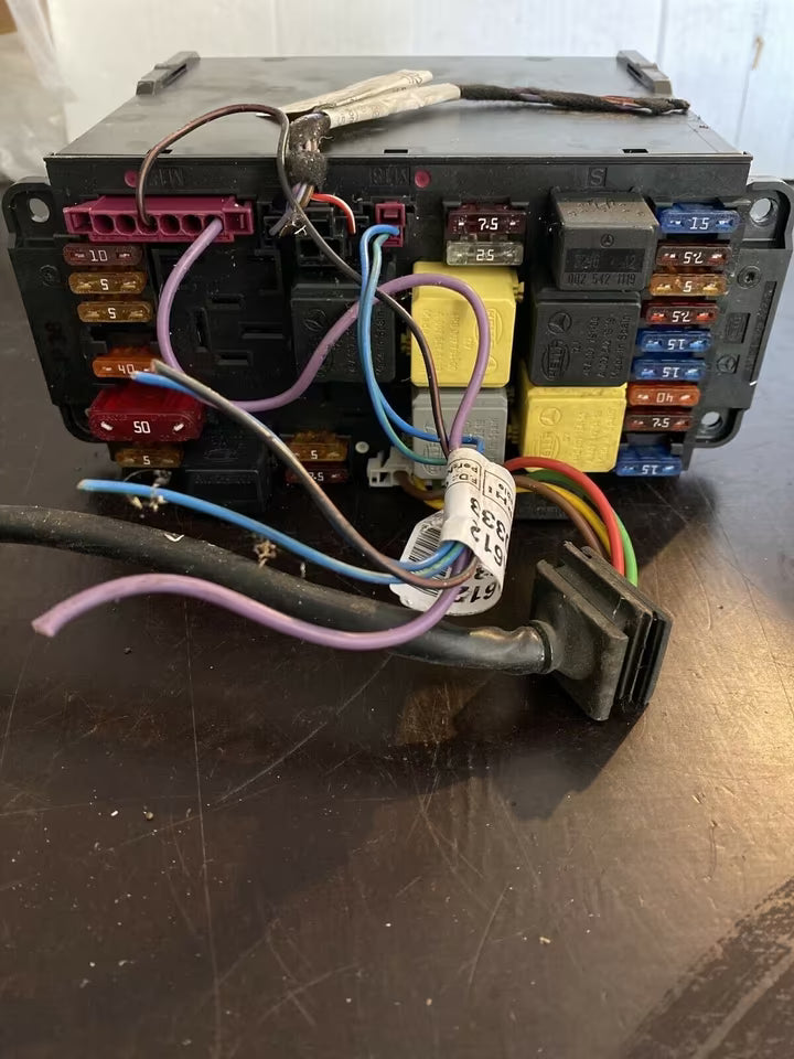 Mercedes W203 Sicherungskasten Zentralelektrik 2035452801