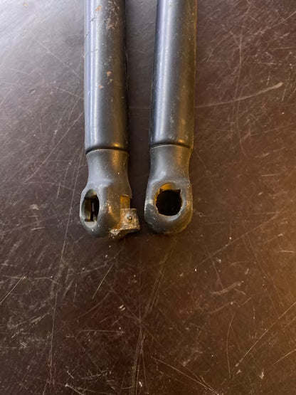 Mercedes W203 Gasfedern A2037400045