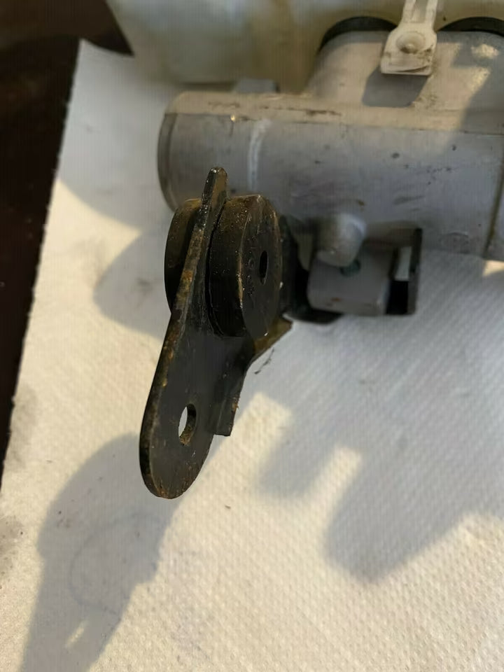 Hauptbremszylinder mit Behälter /Seat Alhambra/7M3611303