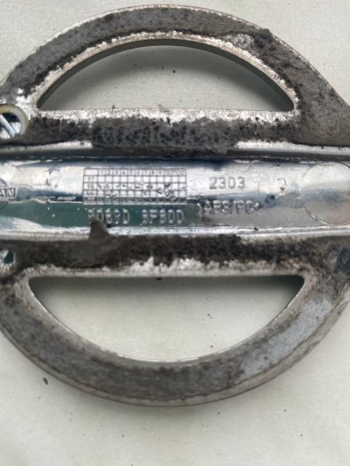 Original Nissan Primera WP11 Emblem Heckklappe 90890-8F800