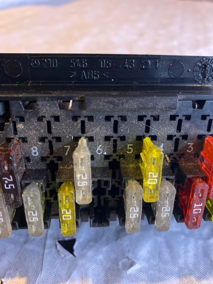 Mercedes W210 2105460543 Schmelzsicherung