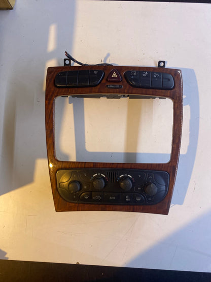 Mercedes W203 Mittelkonsole