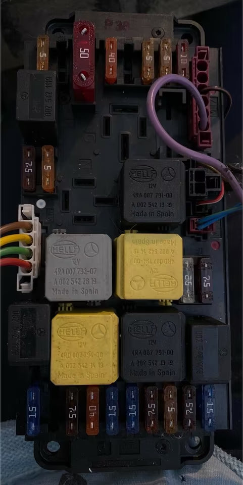 Mercedes W203 Sicherungskasten Zentralelektrik 2035452801