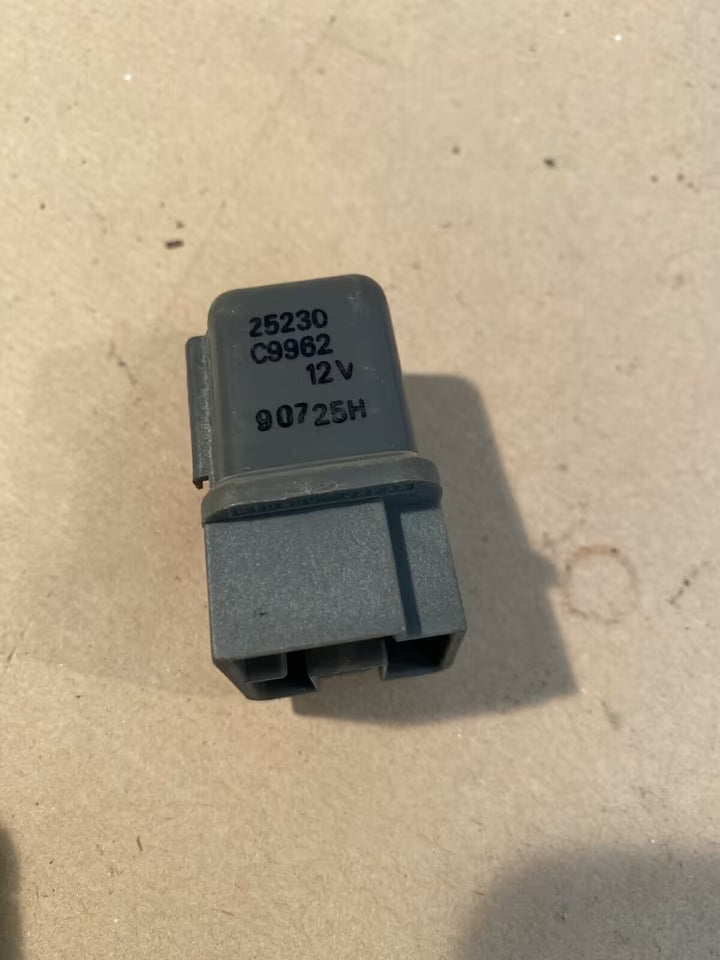 Nissan Relai 25230c9962