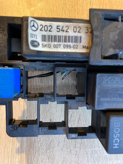 Mercedes W202 Sicherungskasten Sicherung A2025455240