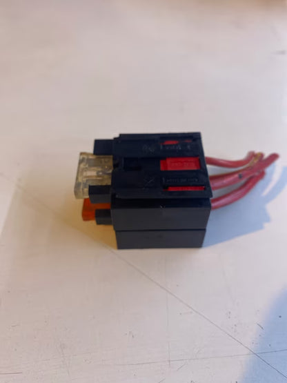 Mercedes C-KL. W202 Sicherung 0025451101