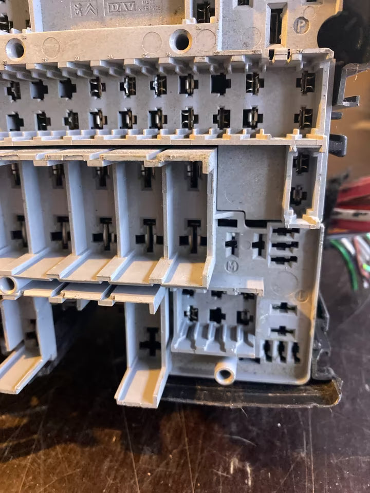 Peugeot 607 Sicherungskasten 9628024480/02