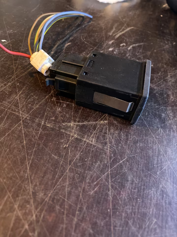 Schalter Heckscheibenheizung VW Bj 1996