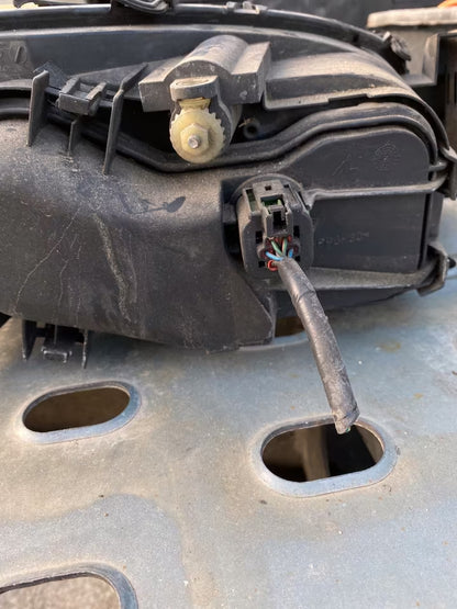 Ford Mondeo 3 Kombi Scheinwerfer links 1S7113006AL
