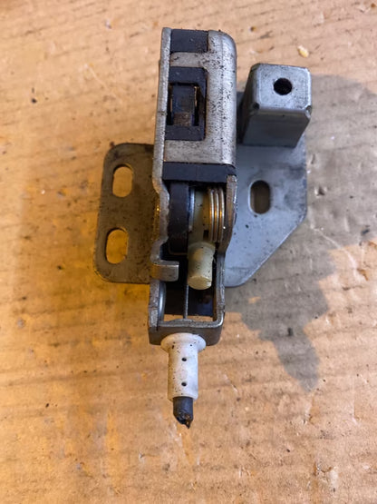 Mercedes W906 A9067400035 Türschloss hinten oben