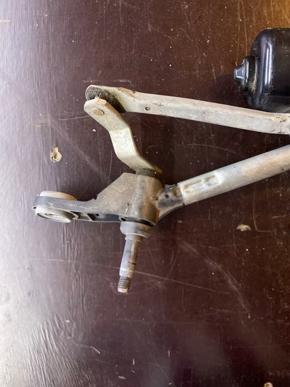 Renault Clio III Wischergestänge mit Motor 7701061590