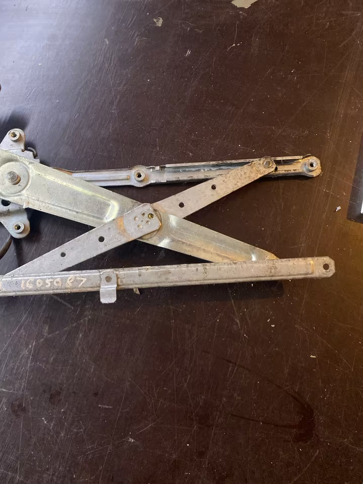 Toyota Previa Fensterheber Rechts hinten 8571028050