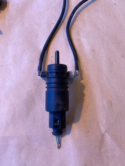VW Passat 3B Wischwasserpumpe