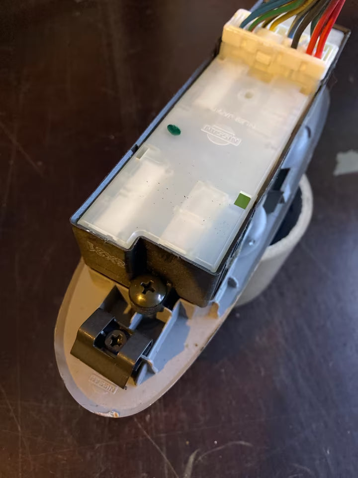 NISSAN ALMERA TINO FENSTERHEBERSCHALTER