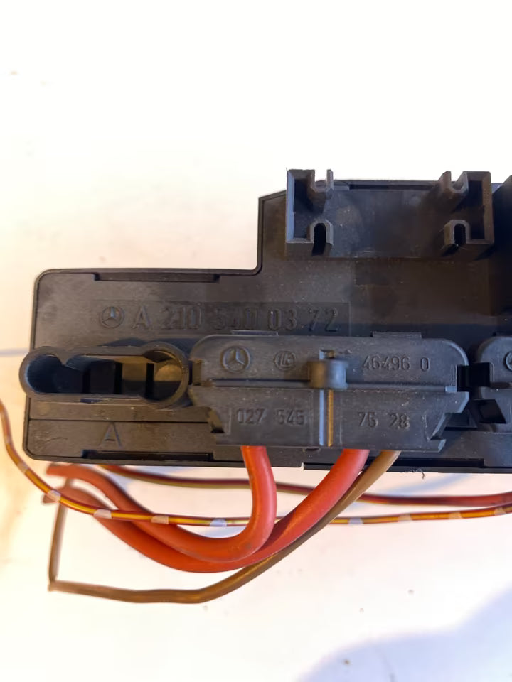 Mercedes W210 Sicherungskasten Relaiseinheit A2105400372
