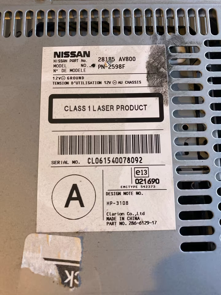 Nissan Primera P12 Mittelkonsole mit CD Player PN2598F