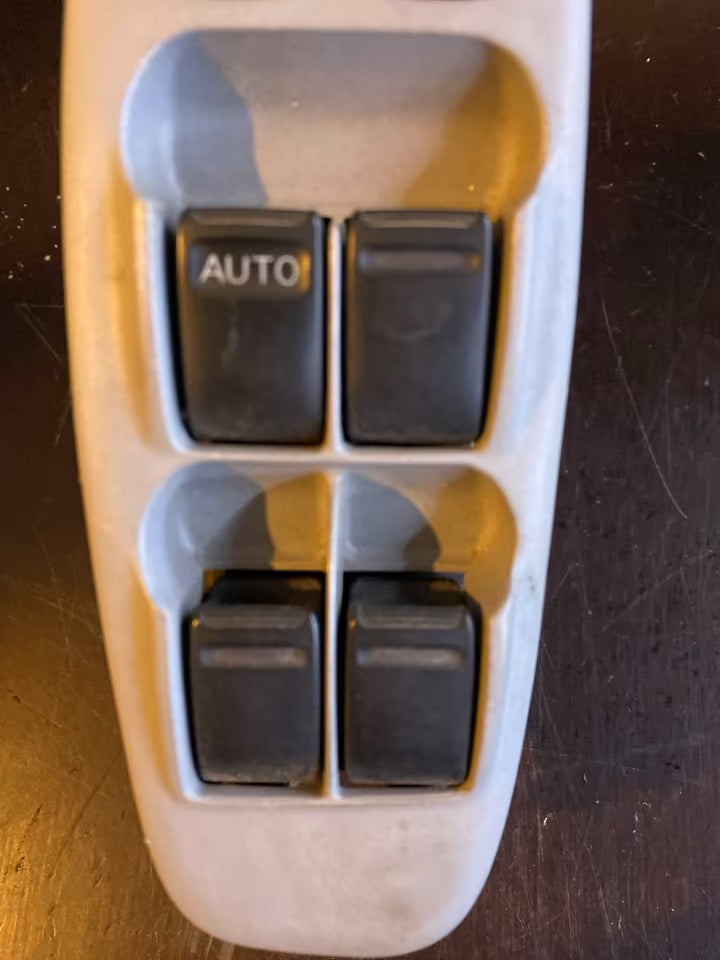 NISSAN ALMERA TINO FENSTERHEBERSCHALTER