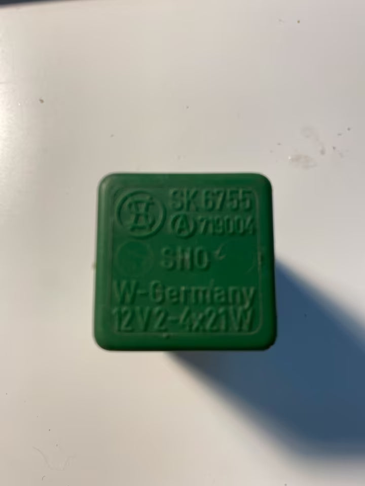 Relai 111953227DvW Audi Blinkerrelai