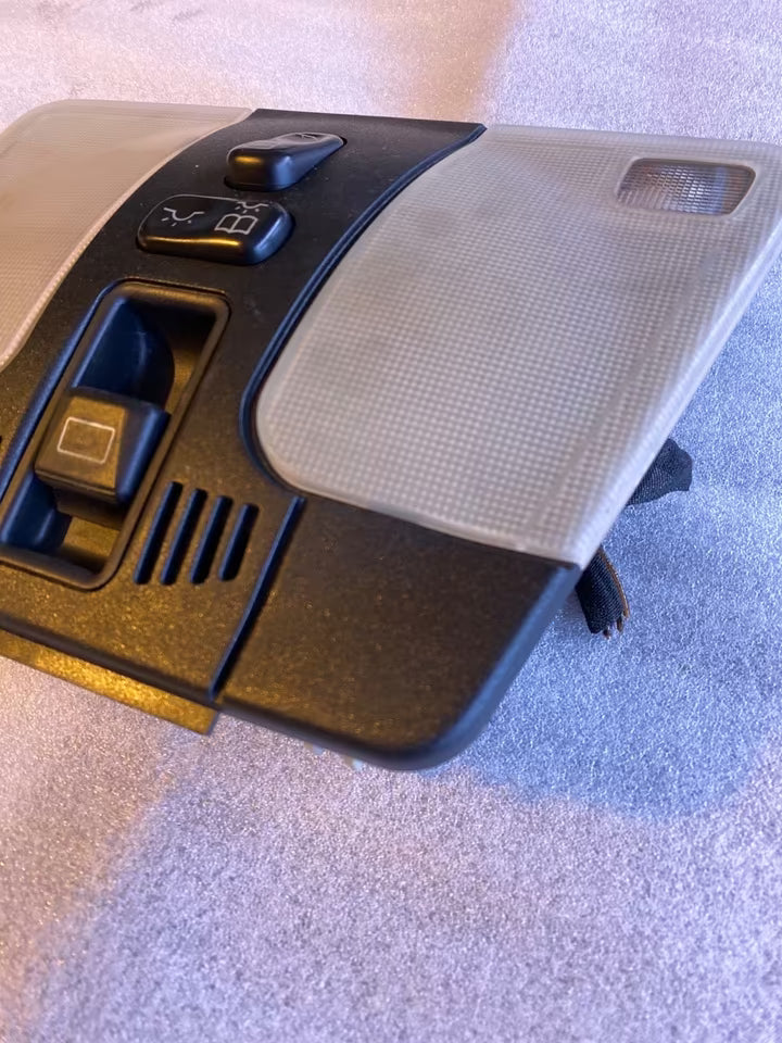 Mercedes W210 Innenraumleuchte mit schiebedachschalter 2108282901