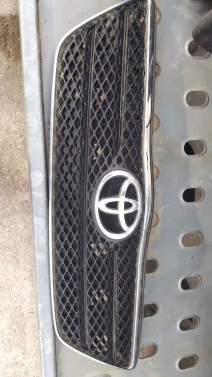 Toyota Corolla E12U Frontgrill Bj:2002
