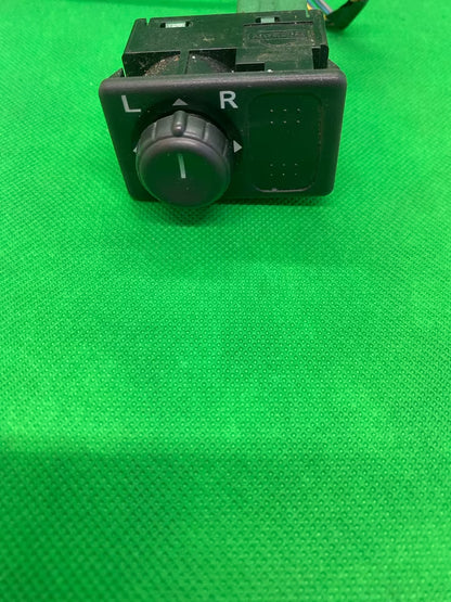 Nissan Primera P11 Spiegeleinstellung