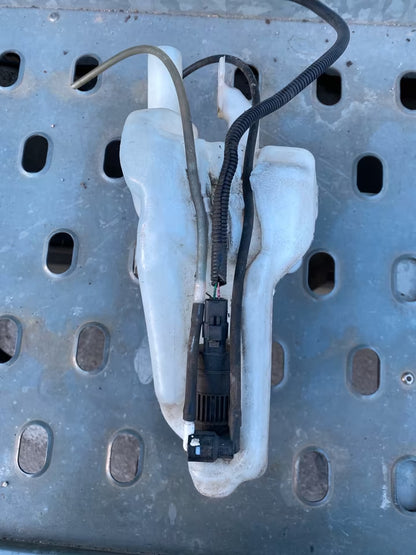 Nissan Wischwasserbehälter