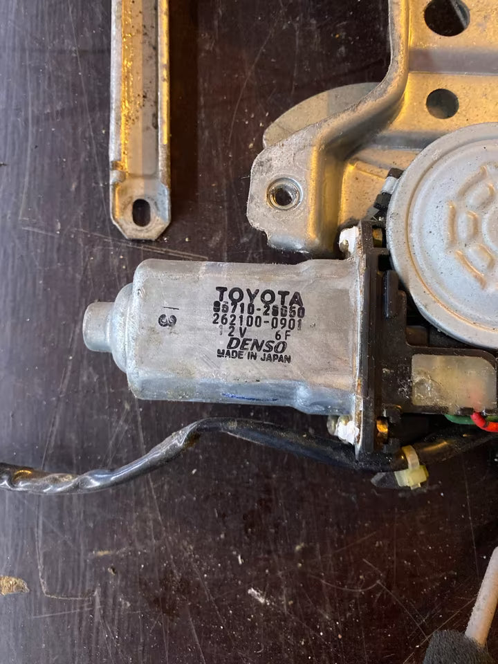 Toyota Previa Fensterheber Rechts hinten 8571028050