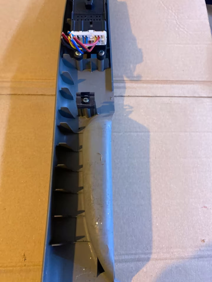 Nissan MICRA K11 (98-02) FENSTERHEBERSCHALTER mit Blende links