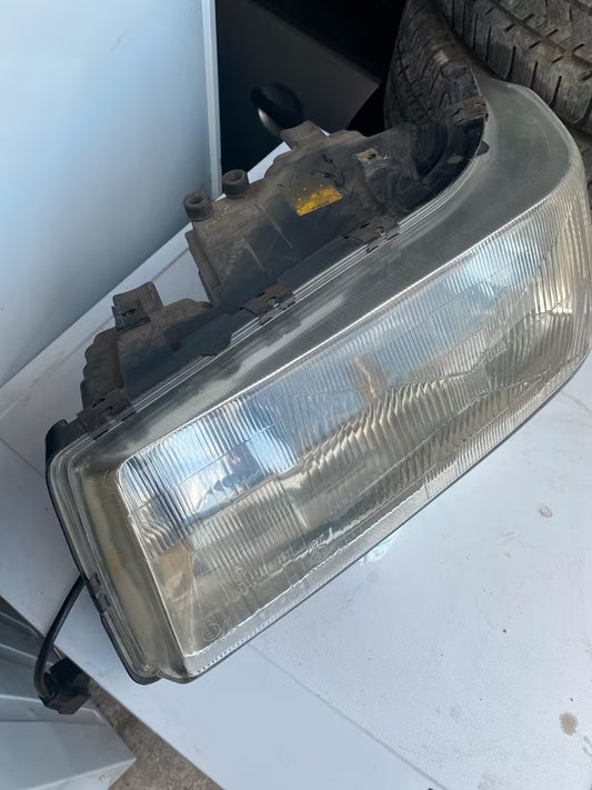 Audi V8 Frontscheinwerfer Links 1305235129