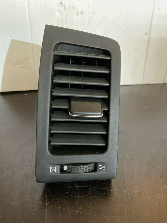 Toyota Corolla Verso E12 Lüftungsdüse rechts 5567013040BO