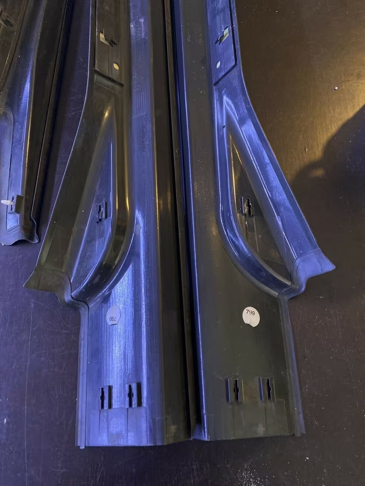 Mercedes W203 Türeinstiegsleisten A2036800735