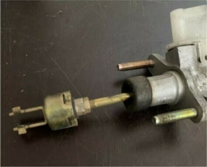 Toyota Corolla Verso E12 Hauptbremszylinder