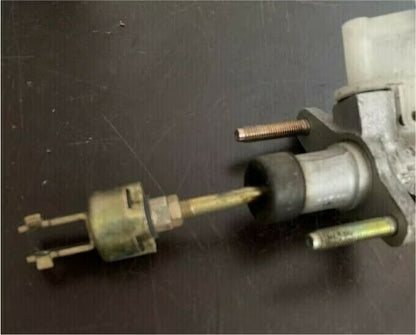 Toyota Corolla Verso E12 Hauptbremszylinder