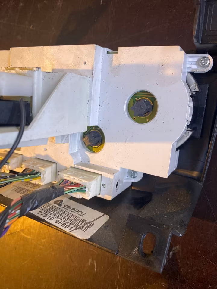 Nissan Primera Klima und Heizungsregler 275109F601